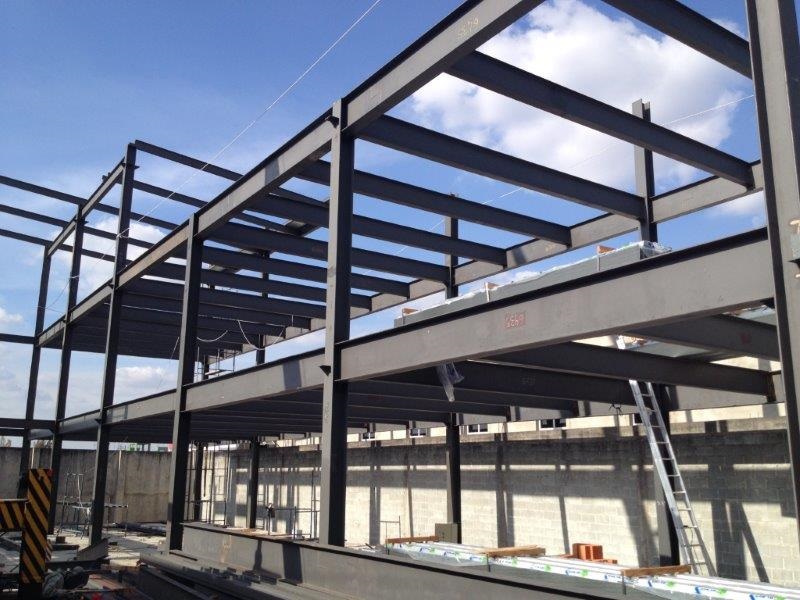 Predio metálico.jpg